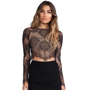 ✨Moving Sale! FLL Grace Crop Top Dupe! M